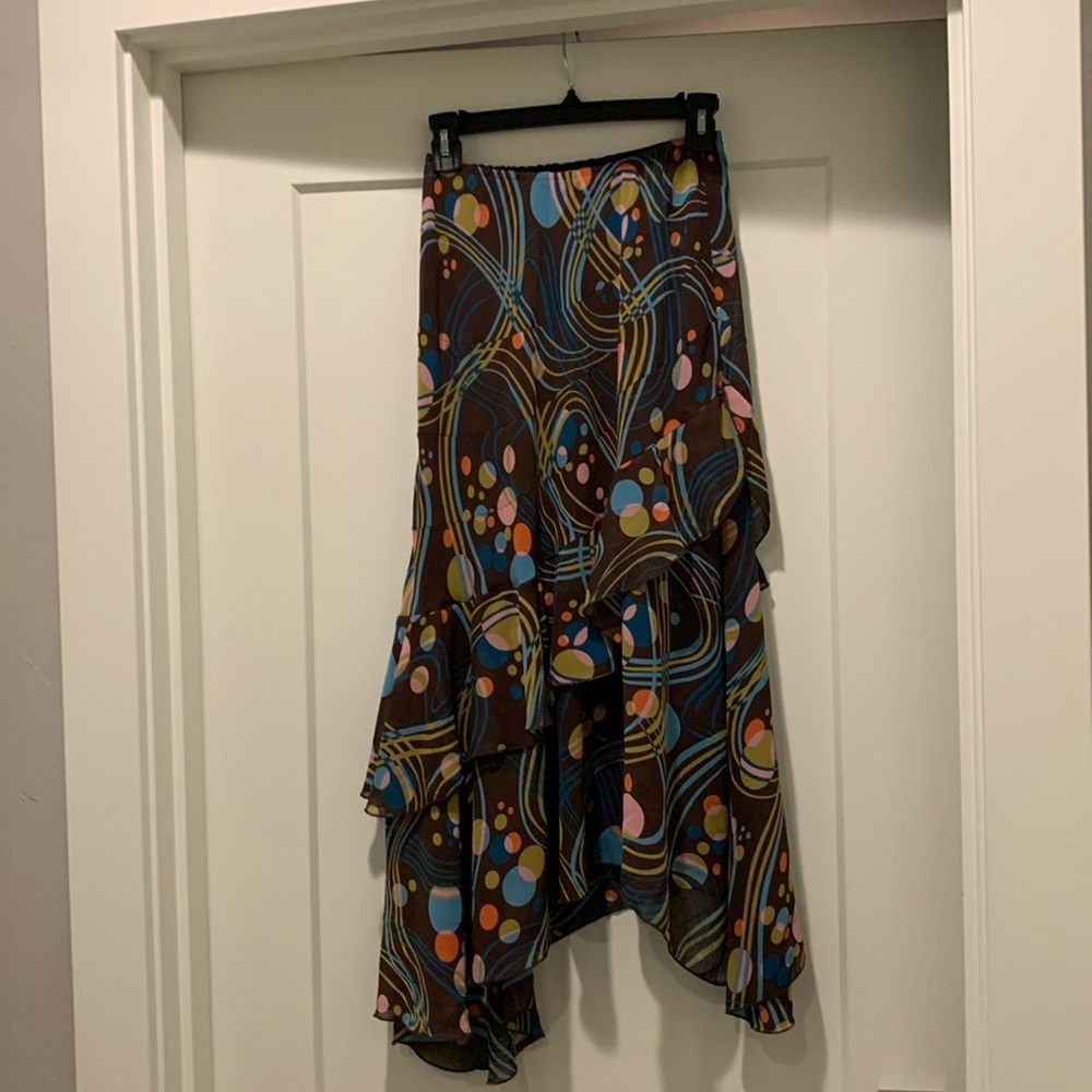 Double D Ranchwear midlength skirt w/ fun, double ruffle hemline. Sz 4 Like new.